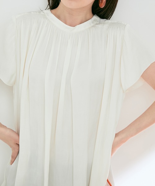 VIS（ビス）の「【接触冷感】【前後2WAY】割繊サテンギャザーブラウス（シャツ/ブラウス・レディース・イエロー系その他/オフホワイト/ピンク系その他2/ブラウン系その他2・FREE）」の22枚目の写真