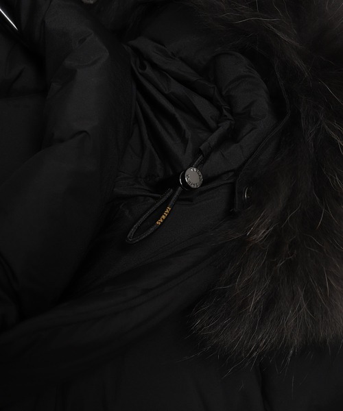 TATRAS（タトラス）の「【3/9 販売終了】TATRAS(タトラス) [直営店限定] KOSAVA コサヴァ（ダウンジャケット/コート・レディース・ブラック/ベージュ/ネイビー・1/2/4/3/5）」の8枚目の写真