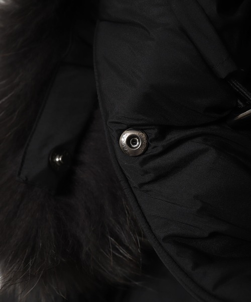 TATRAS（タトラス）の「【3/9 販売終了】TATRAS(タトラス) [直営店限定] KOSAVA コサヴァ（ダウンジャケット/コート・レディース・ブラック/ベージュ/ネイビー・1/2/4/3/5）」の9枚目の写真