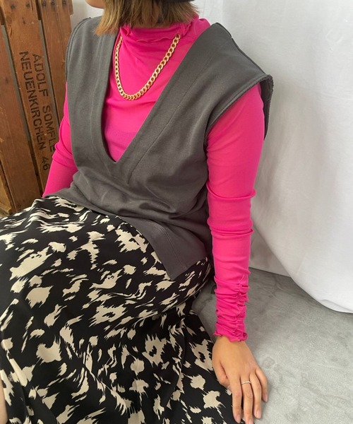 ＪＵＧＬＡＮＳ（ユグランス）の「☆ シーズンレスで使える万能ベスト。裏毛Vネックベスト　T2935（ベスト・レディース・オートミール/チャコール・FREE）」の4枚目の写真