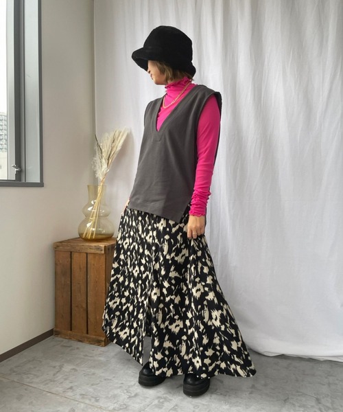 ＪＵＧＬＡＮＳ（ユグランス）の「☆ シーズンレスで使える万能ベスト。裏毛Vネックベスト　T2935（ベスト・レディース・オートミール/チャコール・FREE）」の5枚目の写真