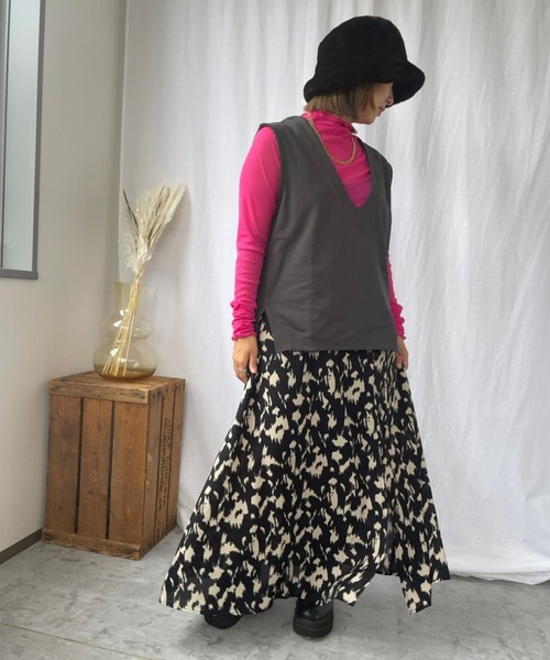 ＪＵＧＬＡＮＳ（ユグランス）の「☆ シーズンレスで使える万能ベスト。裏毛Vネックベスト　T2935（ベスト・レディース・オートミール/チャコール・FREE）」の6枚目の写真