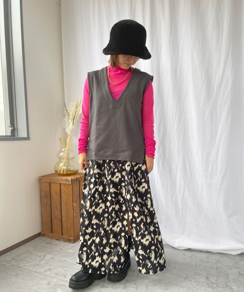 ＪＵＧＬＡＮＳ（ユグランス）の「☆ シーズンレスで使える万能ベスト。裏毛Vネックベスト　T2935（ベスト・レディース・オートミール/チャコール・FREE）」の7枚目の写真