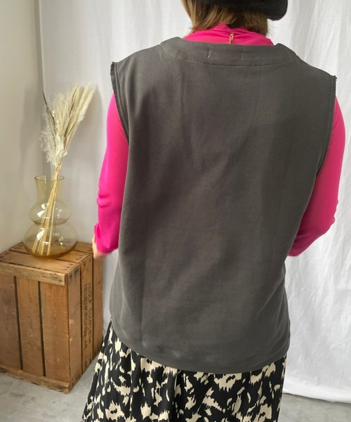 ＪＵＧＬＡＮＳ（ユグランス）の「☆ シーズンレスで使える万能ベスト。裏毛Vネックベスト　T2935（ベスト・レディース・オートミール/チャコール・FREE）」の8枚目の写真