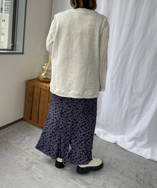 ＪＵＧＬＡＮＳ（ユグランス）の「☆ シーズンレスで使える万能ベスト。裏毛Vネックベスト　T2935（ベスト・レディース・オートミール/チャコール・FREE）」の12枚目の写真