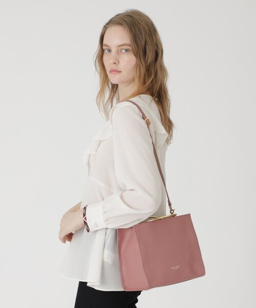 BLUE LABEL CRESTBRIDGE（ブルーレーベルクレストブリッジ）の