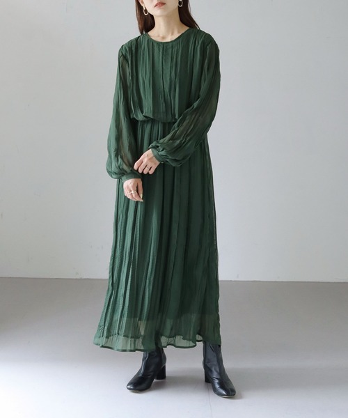 cheriella(シェリエラ)の「【cheriella】WEB限定クリンクルブラウジングワンピース 新色追加(ドレス・レディース・ブラック/グリーン/テラコッタ/アイボリー・M)」の4枚目の写真