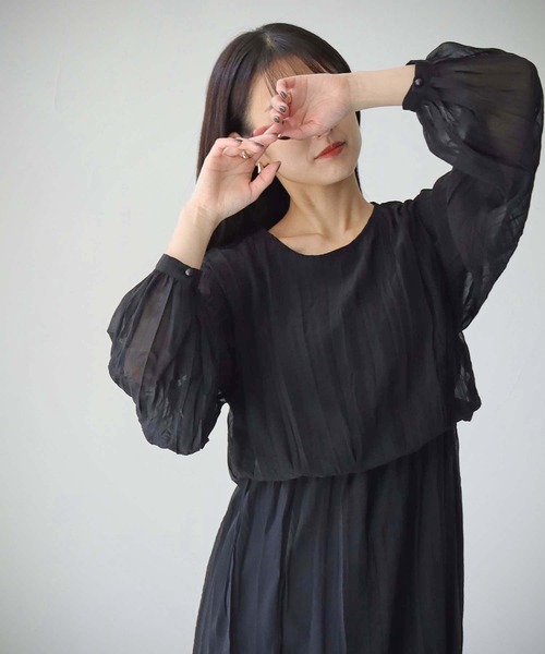 cheriella(シェリエラ)の「【cheriella】WEB限定クリンクルブラウジングワンピース 新色追加(ドレス・レディース・ブラック/グリーン/テラコッタ/アイボリー・M)」の6枚目の写真