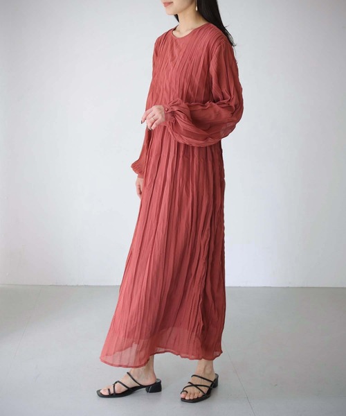 cheriella(シェリエラ)の「【cheriella】WEB限定クリンクルブラウジングワンピース 新色追加(ドレス・レディース・ブラック/グリーン/テラコッタ/アイボリー・M)」の12枚目の写真