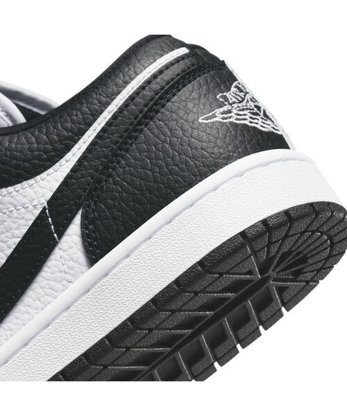 JORDAN BRAND（ジョーダンブランド）の「エア ジョーダン 1 LOW SE ウィメンズシューズ / Air Jordan 1 Low SE Women's Shoes＜22.5-29cm 展開＞（スニーカー・レディース・ホワイト・26/24/25/24.5/27/26.5/29/27.5/28/28.5/23/23.5/22.5/25.5）」の8枚目の写真