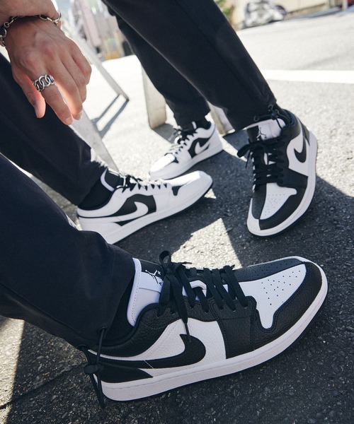 JORDAN BRAND（ジョーダンブランド）の「エア ジョーダン 1 LOW SE ウィメンズシューズ / Air Jordan 1 Low SE Women's Shoes＜22.5-29cm 展開＞（スニーカー・レディース・ホワイト・26/24/25/24.5/27/26.5/29/27.5/28/28.5/23/23.5/22.5/25.5）」の15枚目の写真