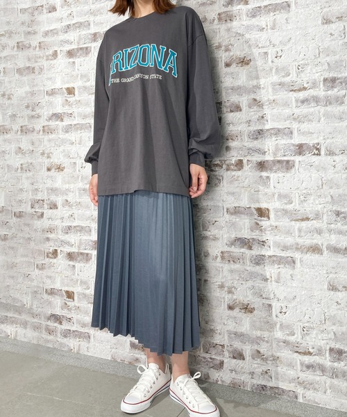 NAVY（ネイビー）の「アップリケカレッジロングスリーブTシャツ（Tシャツ/カットソー・レディース・グリーン/チャコール/ホワイト/オレンジ・フリー）」の10枚目の写真