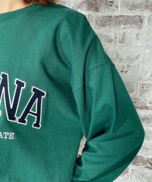 NAVY（ネイビー）の「アップリケカレッジロングスリーブTシャツ（Tシャツ/カットソー・レディース・グリーン/チャコール/ホワイト/オレンジ・フリー）」の13枚目の写真