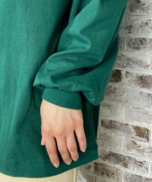 NAVY（ネイビー）の「アップリケカレッジロングスリーブTシャツ（Tシャツ/カットソー・レディース・グリーン/チャコール/ホワイト/オレンジ・フリー）」の14枚目の写真