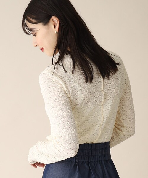 OPAQUE.CLIP（オペークドットクリップ）の「◆フラワーレースハイネックトップス（Tシャツ/カットソー・レディース・ブラック/ベージュ/オフホワイト・38）」の4枚目の写真