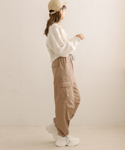 OLIVE des OLIVE(オリーブデオリーブ)の「裾しぼりゆるカーゴパンツ(カーゴパンツ・レディース・ベージュ/ブラック/アイボリー・FREE)」の15枚目の写真