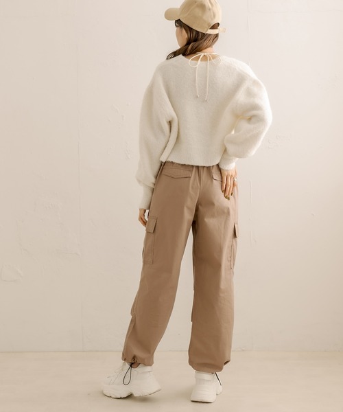 OLIVE des OLIVE(オリーブデオリーブ)の「裾しぼりゆるカーゴパンツ(カーゴパンツ・レディース・ベージュ/ブラック/アイボリー・FREE)」の16枚目の写真