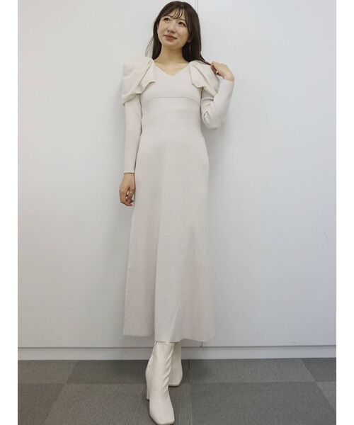 MERCURYDUO（マーキュリーデュオ）の「ウエストリブパワショルニットワンピース（ワンピース・レディース・アイボリー/ブラック/ベージュ/チャコールグレー・SMALL/MEDIUM）」の19枚目の写真