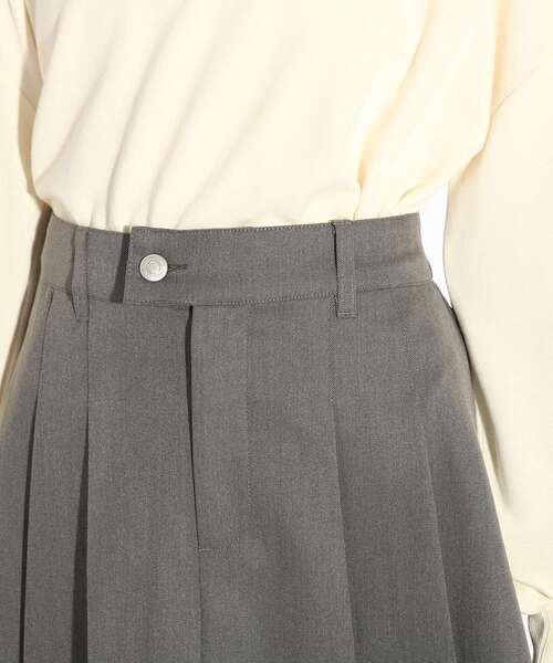 PINK-latte（ピンクラテ）の「◆【ニコラ掲載アイテム】シンプルプリーツミニスカート（スカート・キッズ・ベージュ/ブラック/チャコールグレー・14/15 /16）」の7枚目の写真