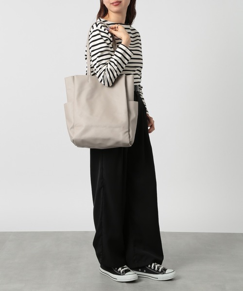 SETUP7（セットアップセブン）の「【SETUP7】A4収納可能 PUレザー仕切りトートバッグ SNBD（トートバッグ・レディース・ベージュ/グレイッシュベージュ/ブラック/ブルー/グレー/アイボリー/シルバー/チャコールグレー/ゴールド・FREE）」の17枚目の写真