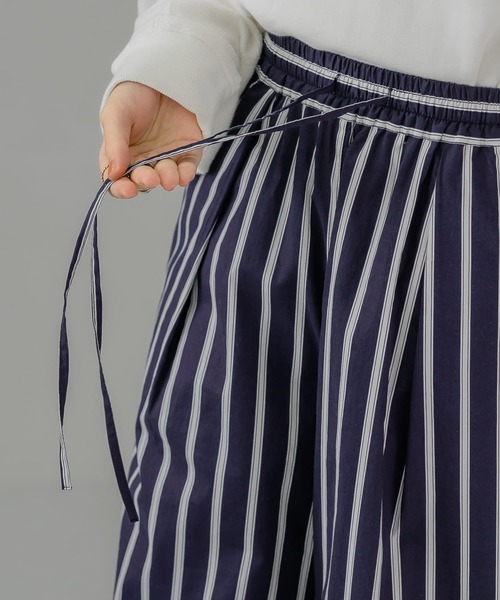 KBF(ケイビーエフ)の「マルチストライプイージーパンツ(その他パンツ・レディース・ホワイト系その他/ブルー系その他・ONE)」の6枚目の写真