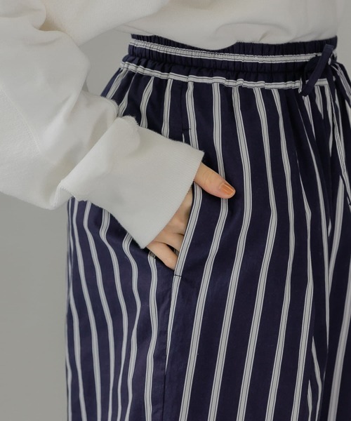 KBF(ケイビーエフ)の「マルチストライプイージーパンツ(その他パンツ・レディース・ホワイト系その他/ブルー系その他・ONE)」の10枚目の写真