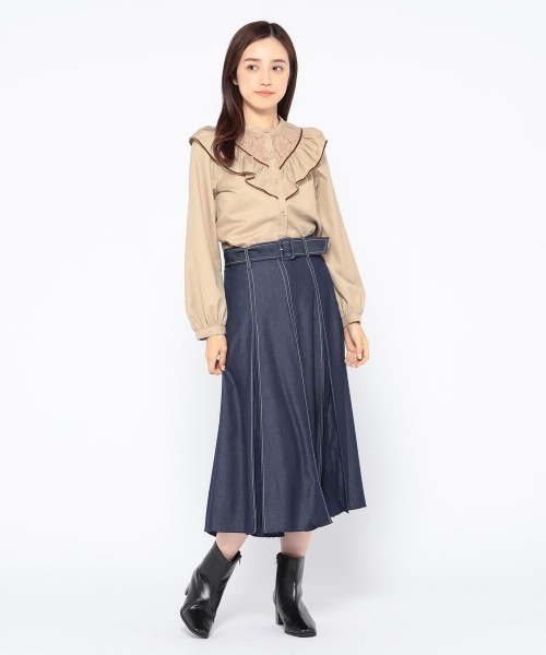 MISCH MASCH(ミッシュマッシュ)の「起毛レースフリルブラウス(シャツ/ブラウス・レディース・ホワイト/ブラック/ベージュ・MEDIUM)」の4枚目の写真