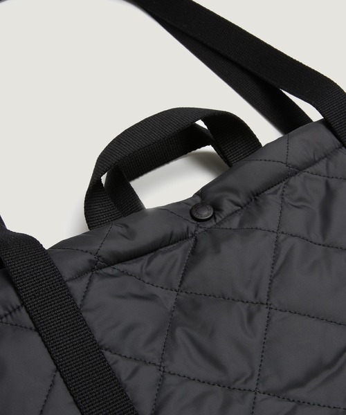 LAVENHAM（ラベンハム）の「SPLIT TOTE BAG UNISEX / スプリット トートバッグ ユニセックス（トートバッグ・レディース・ブラック/オリーブ・ONE SIZE）」の4枚目の写真