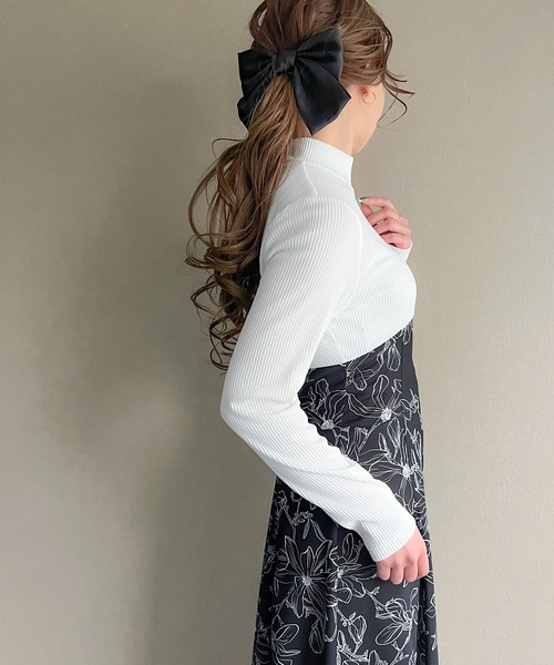 junoah(ジュノア)の「線画花柄プリントコルセットワンピース(ワンピース・レディース・クリーム/ブラック/ブラウン・MEDIUM/LARGE/X-LARGE)」の6枚目の写真