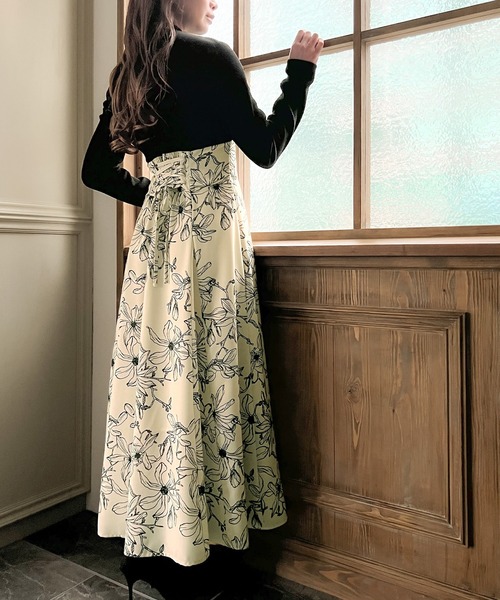 junoah(ジュノア)の「線画花柄プリントコルセットワンピース(ワンピース・レディース・クリーム/ブラック/ブラウン・MEDIUM/LARGE/X-LARGE)」の16枚目の写真