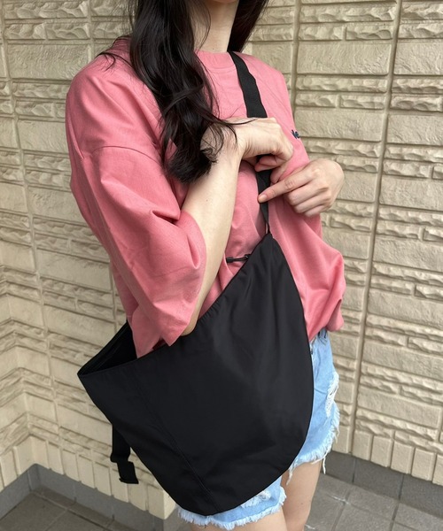 セール】半月型シンプルボディバッグ（ボディバッグ/ウエストポーチ