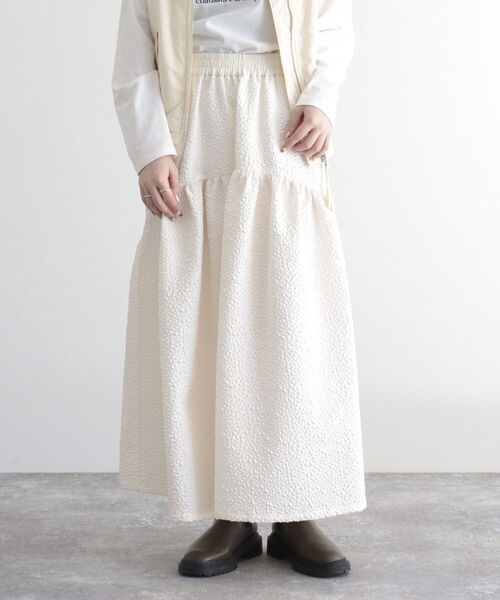 fredy emue（フレディエミュ）の「花柄ふくれJQギャザースカート（スカート・レディース・オフホワイト/ミント/ブラック・38）」の7枚目の写真