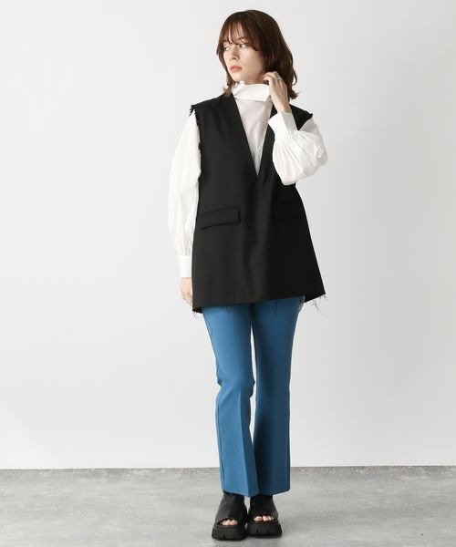 JEANASIS（ジーナシス）の「TRバックデザインフカVベスト/187342（ベスト・レディース・ブラック/グレイッシュベージュ・FREE）」の13枚目の写真