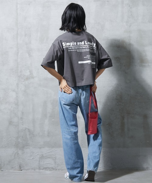 GEVS.（ジェイヴィス）の「＜大きいサイズ＞ ロゴプリントクロップドTシャツ GEVS.（Tシャツ/カットソー・レディース・オフホワイト/チャコール・L/LL/3L/4L/5L）」の22枚目の写真