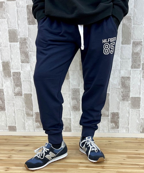 TOMMY HILFIGER(トミーヒルフィガー)の「ナンバリングロゴスウェットジョガーパンツ 85 Jogger(スウェットパンツ・メンズ・ネイビー/チャコール・M/XL/L)」の15枚目の写真