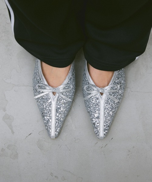 un/neu（アンノイ）の「ポインテッドバックストラップリボンミュール / サテンフラットミュール / グリッターサンダル（パンプス・レディース・グリーン/レッド/ブラック/ベビーピンク/シルバー・SMALL/MEDIUM/LARGE）」の16枚目の写真