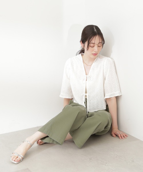 N.(N. Natural Beauty Basic)(エヌエヌナチュラルビューティーベーシック)の「◆フリントリボンエンブロイダリーブラウス(シャツ/ブラウス・レディース・ブラック/オフホワイト・MEDIUM)」の19枚目の写真