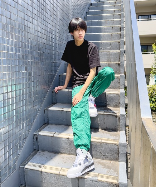 SHAKA WeAR（シャカウェア）の「【SHAKA WEAR/シャカウェア】7.5 OZ MAX HEAVYWEIGHT SHORTSLEEVE ヘビーウェイト Tシャツ（Tシャツ/カットソー・メンズ・ブラック/ホワイト・X-LARGE/XX-LARGE/SMALL/LARGE/MEDIUM）」の4枚目の写真