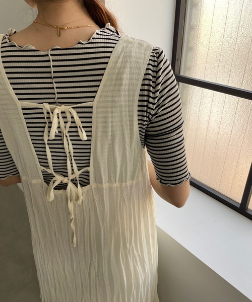 LOWRYS FARM（ローリーズファーム）の「クリンクルノースリーブワンピース　 905388（ワンピース・レディース・ブラック/ベージュ/アイボリー/ブルー・FREE）」の21枚目の写真