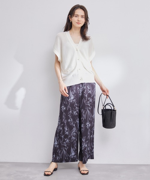 ROPE'（ロペ）の「【洗える】フラワーリーフプリントワイドパンツ（その他パンツ・レディース・ブラック/ホワイト・36/38）」の3枚目の写真