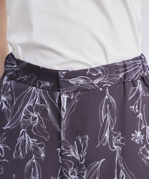 ROPE'（ロペ）の「【洗える】フラワーリーフプリントワイドパンツ（その他パンツ・レディース・ブラック/ホワイト・36/38）」の9枚目の写真