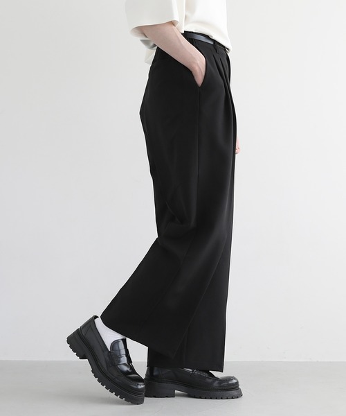 LILL（リル）の「ドレープセンタープレスセミワイドスラックスパンツ（スラックス・メンズ・ライトグレー/ブラック・L/M/S/XL）」の20枚目の写真