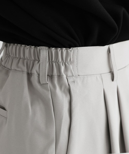 LILL（リル）の「ドレープセンタープレスセミワイドスラックスパンツ（スラックス・メンズ・ライトグレー/ブラック・L/M/S/XL）」の13枚目の写真