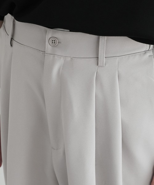 LILL（リル）の「ドレープセンタープレスセミワイドスラックスパンツ（スラックス・メンズ・ライトグレー/ブラック・L/M/S/XL）」の19枚目の写真