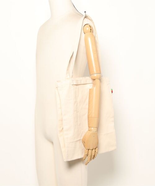 FRUIT OF THE LOOM(フルーツオブザルーム)の「BASIC PARTITION TOTE / トートバッグ / A4 / コンパクト / カジュアル(トートバッグ・メンズ・カーキ/ブルーグレー/ブラック/オフホワイト/グレー/ブラウン/ピンク/グリーン/レンガ/ベージュ/イエロー/ネイビー・FREE)」の13枚目の写真