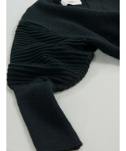 CBP（シービーピー）の「GLAMOROUS CARDIGAN（ニット/セーター・レディース・ホワイト/ブラック・FREE）」の5枚目の写真