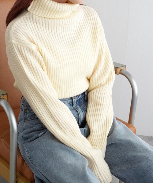 w closet（ダブルクローゼット）の「タートルネックリブニット（ニット