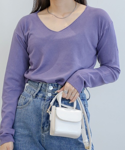 aimoha（アイモハ）の「ベーシック　Vネックニットトップス（ニット/セーター・レディース・パープル/ブルー/ブラック/ホワイト・LARGE/MEDIUM/X-LARGE）」の4枚目の写真