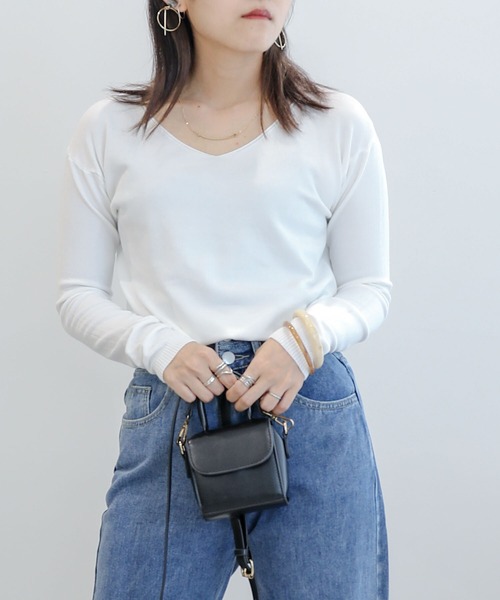 aimoha（アイモハ）の「ベーシック　Vネックニットトップス（ニット/セーター・レディース・パープル/ブルー/ブラック/ホワイト・LARGE/MEDIUM/X-LARGE）」の2枚目の写真