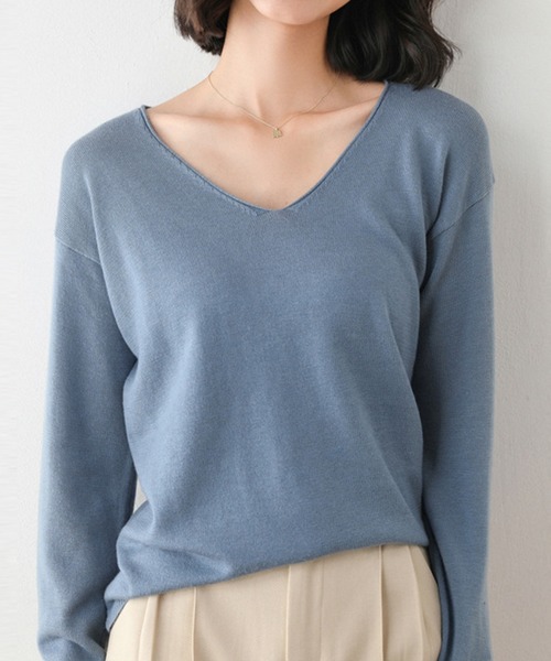 aimoha（アイモハ）の「ベーシック　Vネックニットトップス（ニット/セーター・レディース・パープル/ブルー/ブラック/ホワイト・LARGE/MEDIUM/X-LARGE）」の6枚目の写真